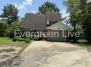 206 Swing Ct, Raeford, NC 28376