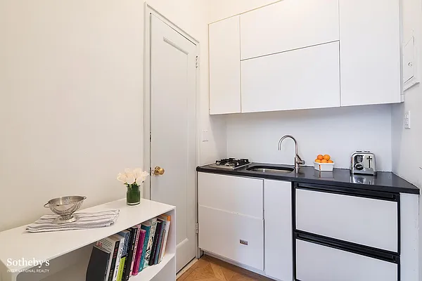 Sold by Sotheby's International Realty | media 8