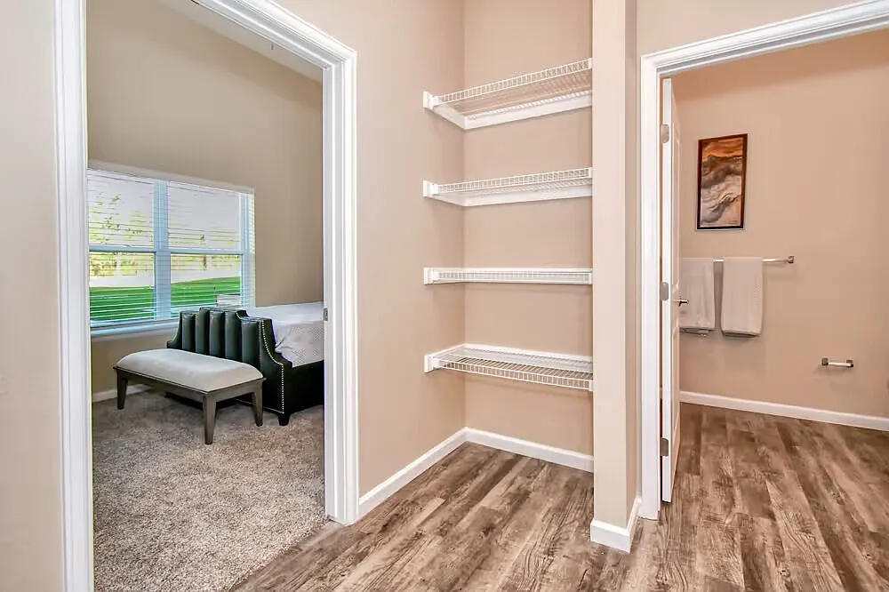Hickory Trails Apartments — Photo 4