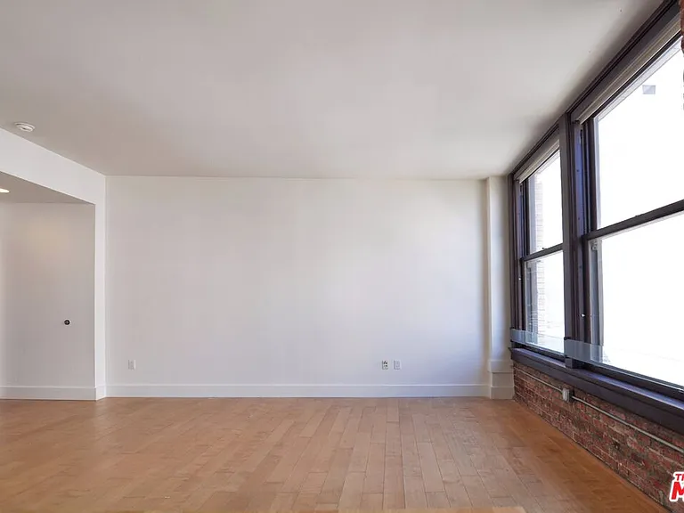 460 S Spring St #701 — Photo 4