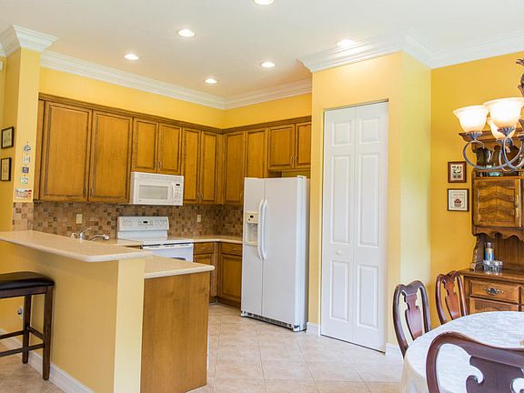 5th image of 7444 Twin Falls Dr