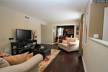 5th image of 32850 Linden Dr