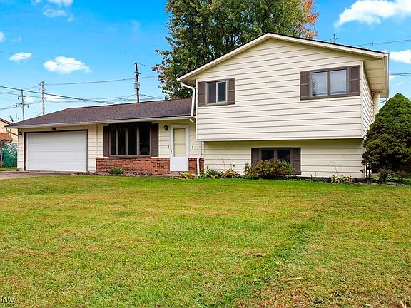 3rd image of 1036 Vivian Dr