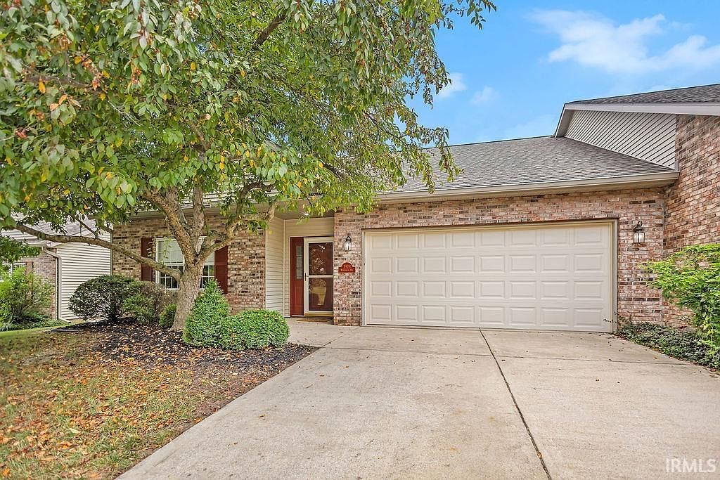 3928 N Whitewood Way