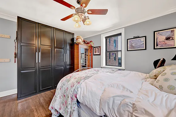 Sold by REMAX Elite | media 11