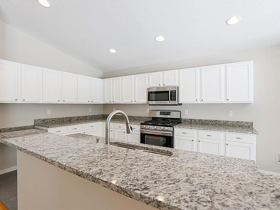 4th image of 6922 Monarch Park Dr