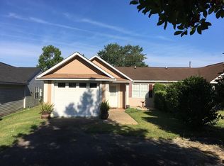 123 Courtyard Dr, Thomasville, GA 31757