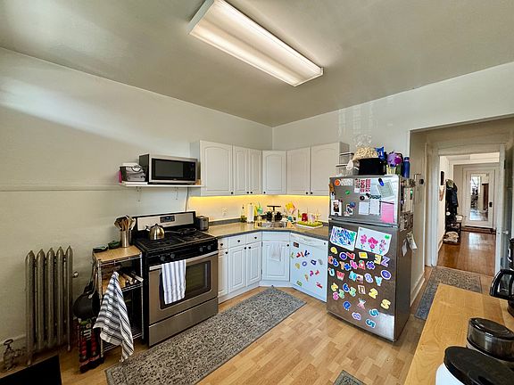2nd image of 3812 N Wayne Ave #3S