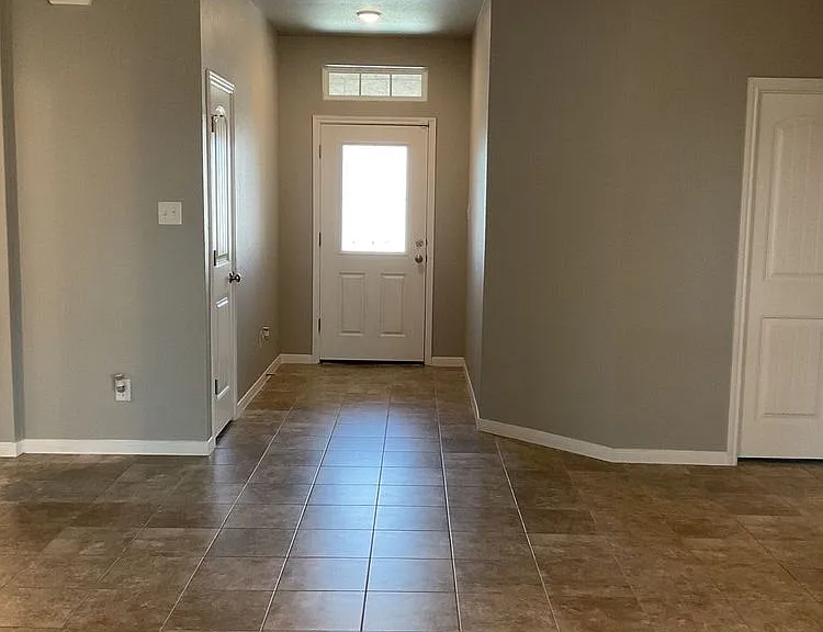 5104 Charles Loop — Photo 9