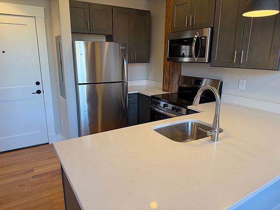 4th image of 1665 Main St #C405