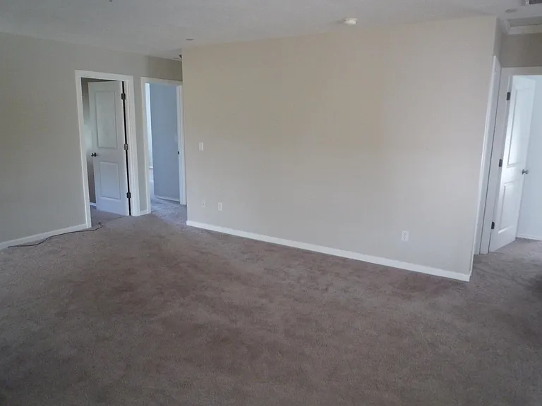 2449 Tolmie Ave — Photo 14