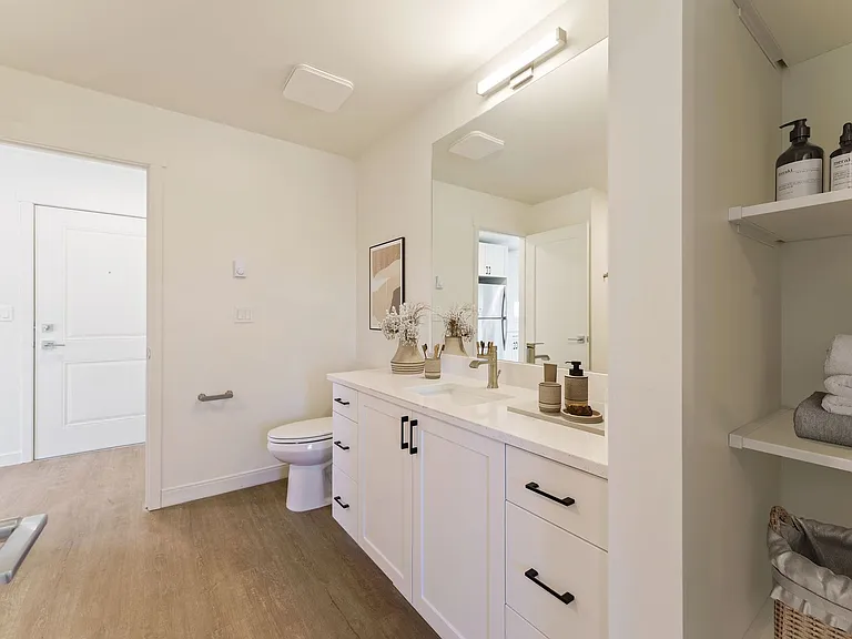 Bridgewater Apartments — Photo 57