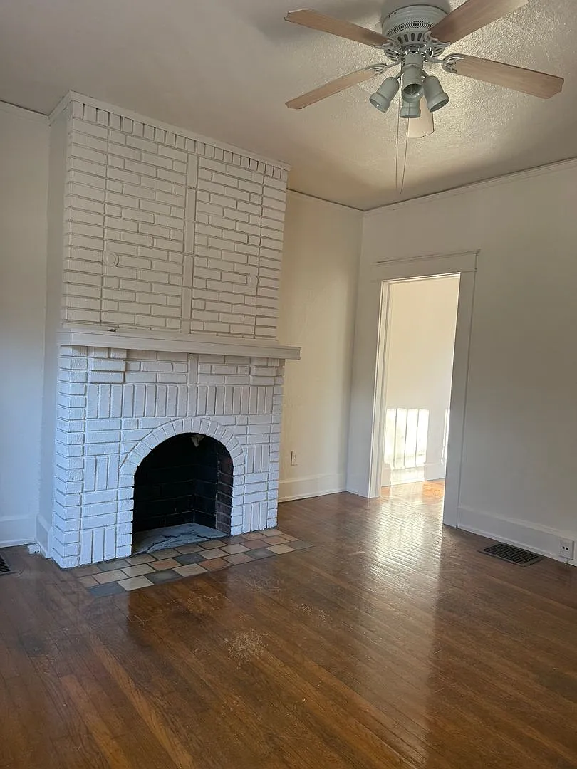 English Village 21st Duplex — Photo 2