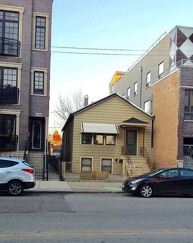 1st image of 1428 W Grand Ave #3