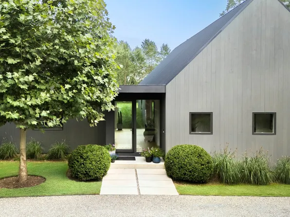 9 Margarets Dr, Shelter Island, NY 11964