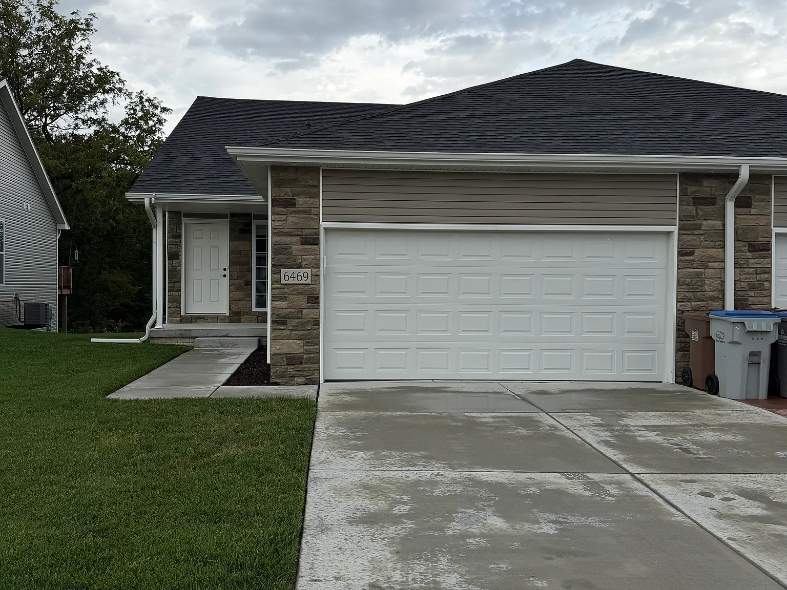 3 bed, 2130 sqft, $2,245 — Photo 1