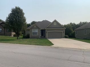 801 154th Pl, Basehor, KS 66007