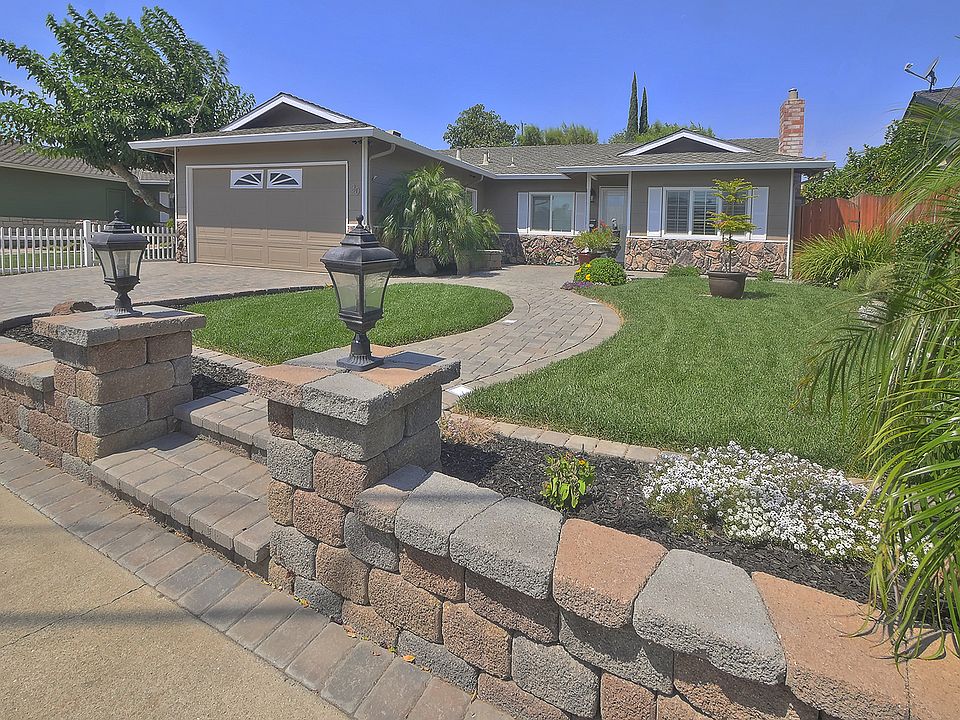 1st image of 30 W Lake Dr