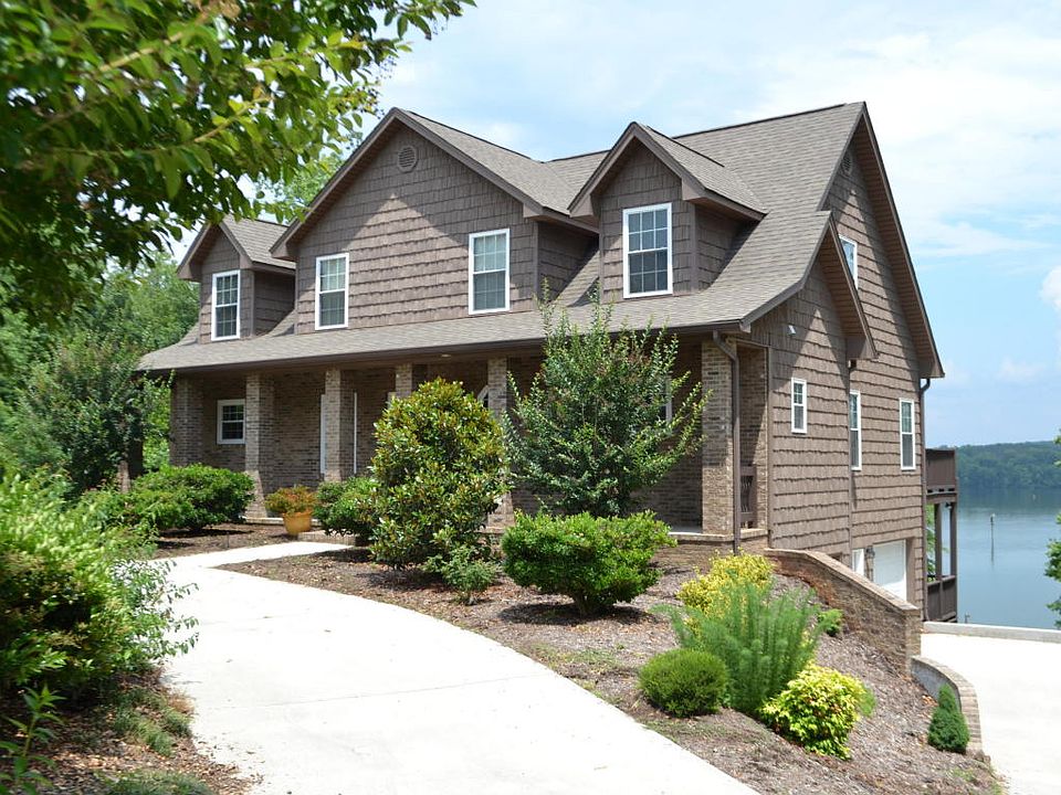 1st image of 16035 Channel Pointe Dr