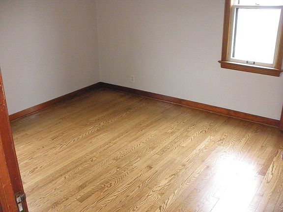 2 Main Floor Bedrooms