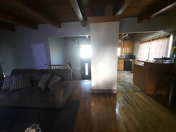 Entry and vaulted ceiling