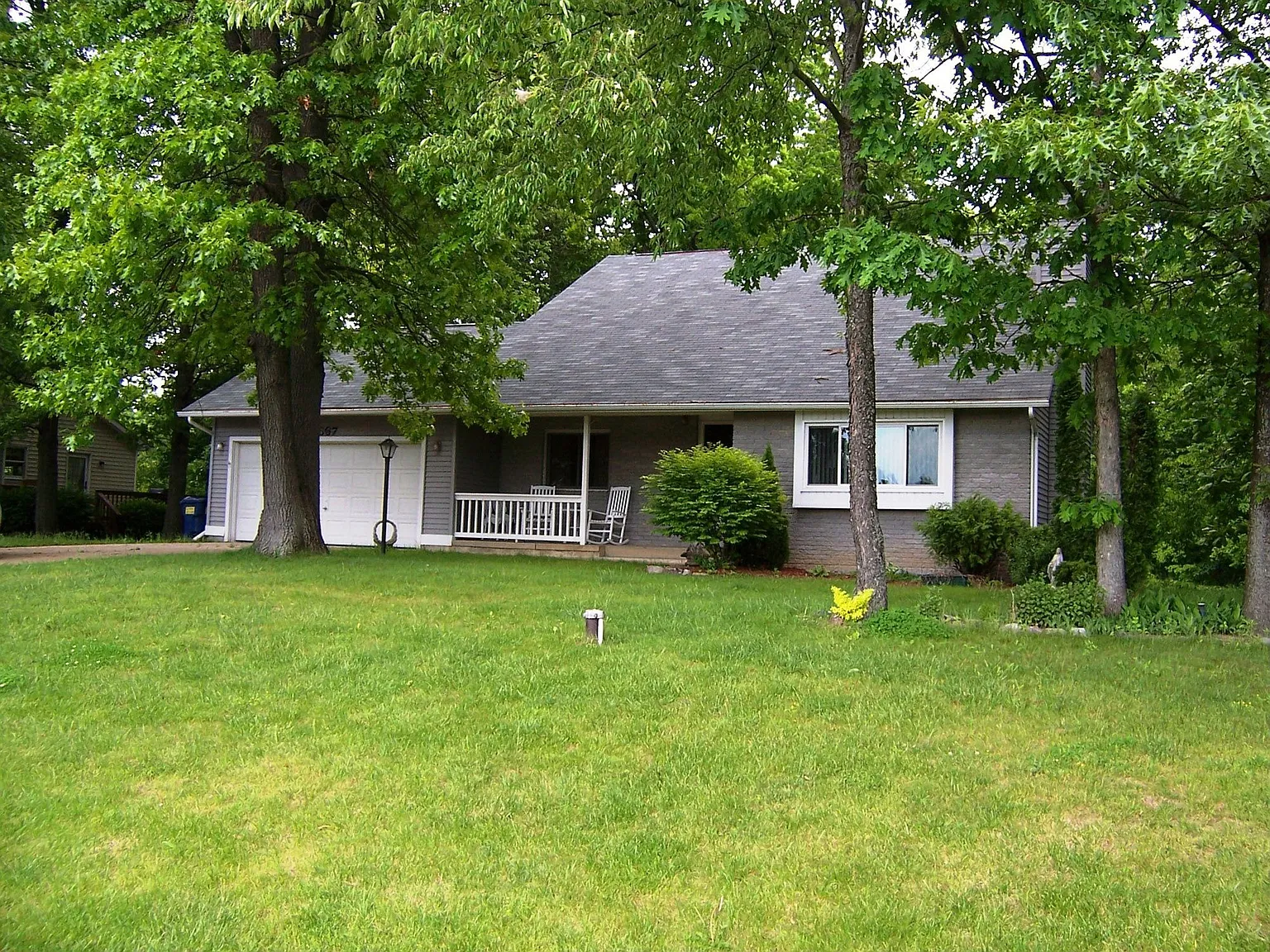 1867 Balmoral Dr photo 1