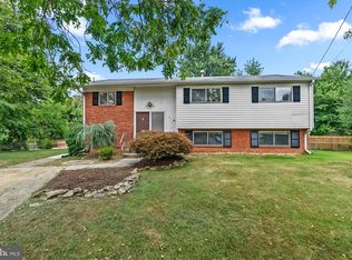 4 Rollins Ct, Rockville, MD 20852