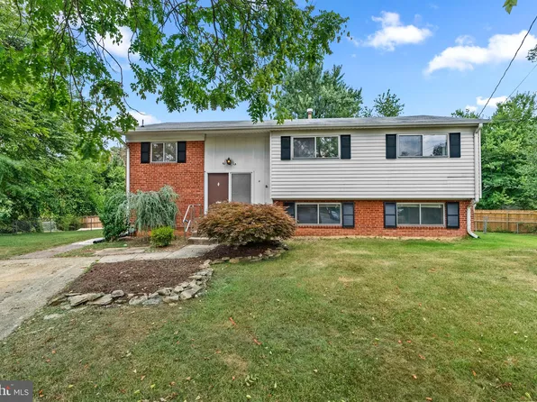4 Rollins Ct, Rockville, MD 20852