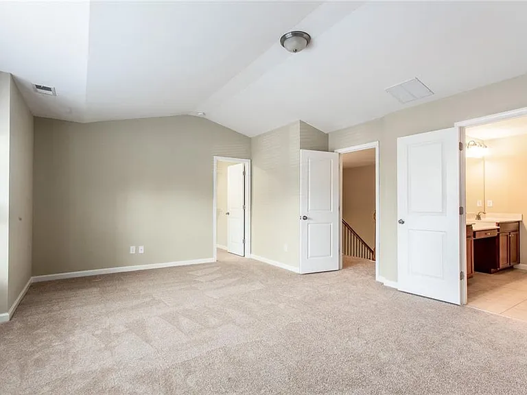 2105 Greencrest Cir — Photo 9