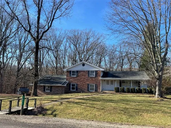 6837 Knollcrest Dr, Charleston, IL 61920