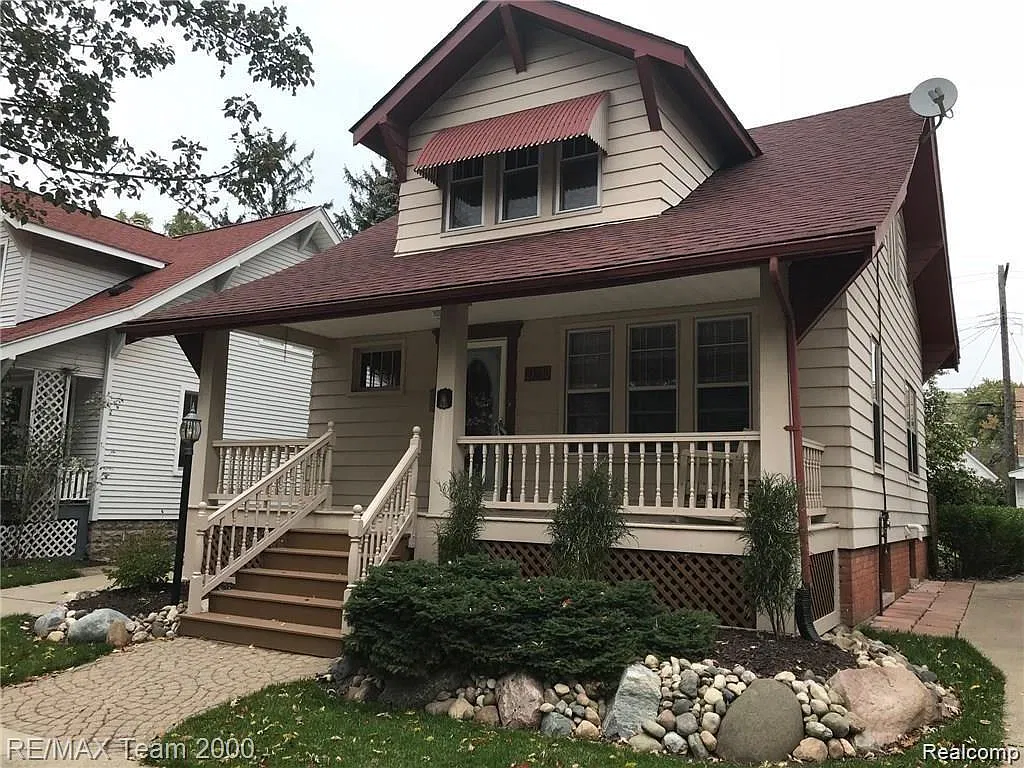 3 bed, 2.5 bath, 1400 sqft, $2,000 — Photo 2