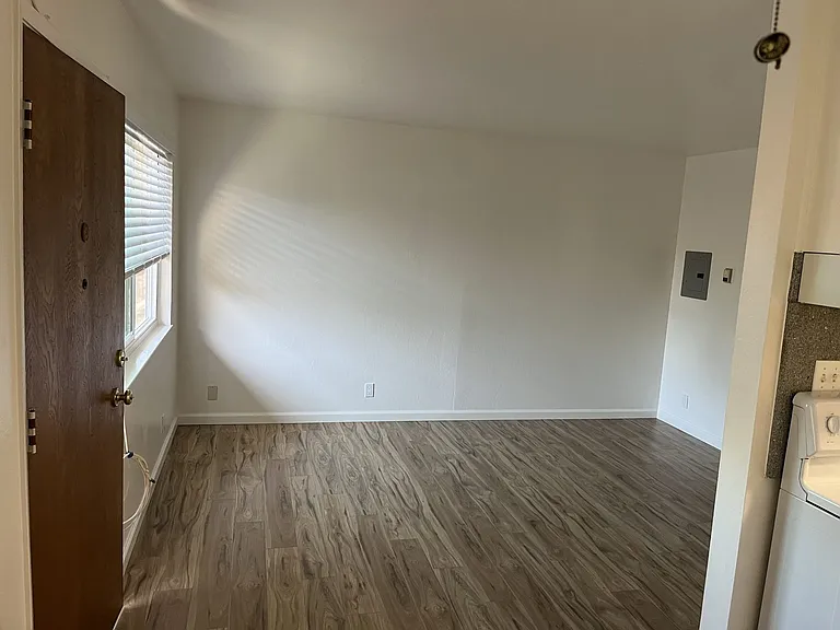 15991 Mateo St #7 — Photo 6