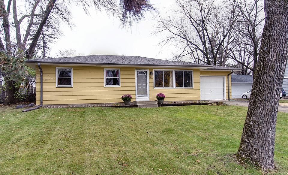 1st image of 2613 Valley View Pl