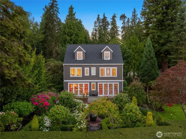 8916 Ferncliff Avenue NE, Bainbridge Island, WA 98110