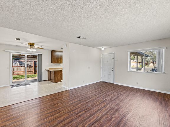 5th image of 1761 Hawthorne Ct