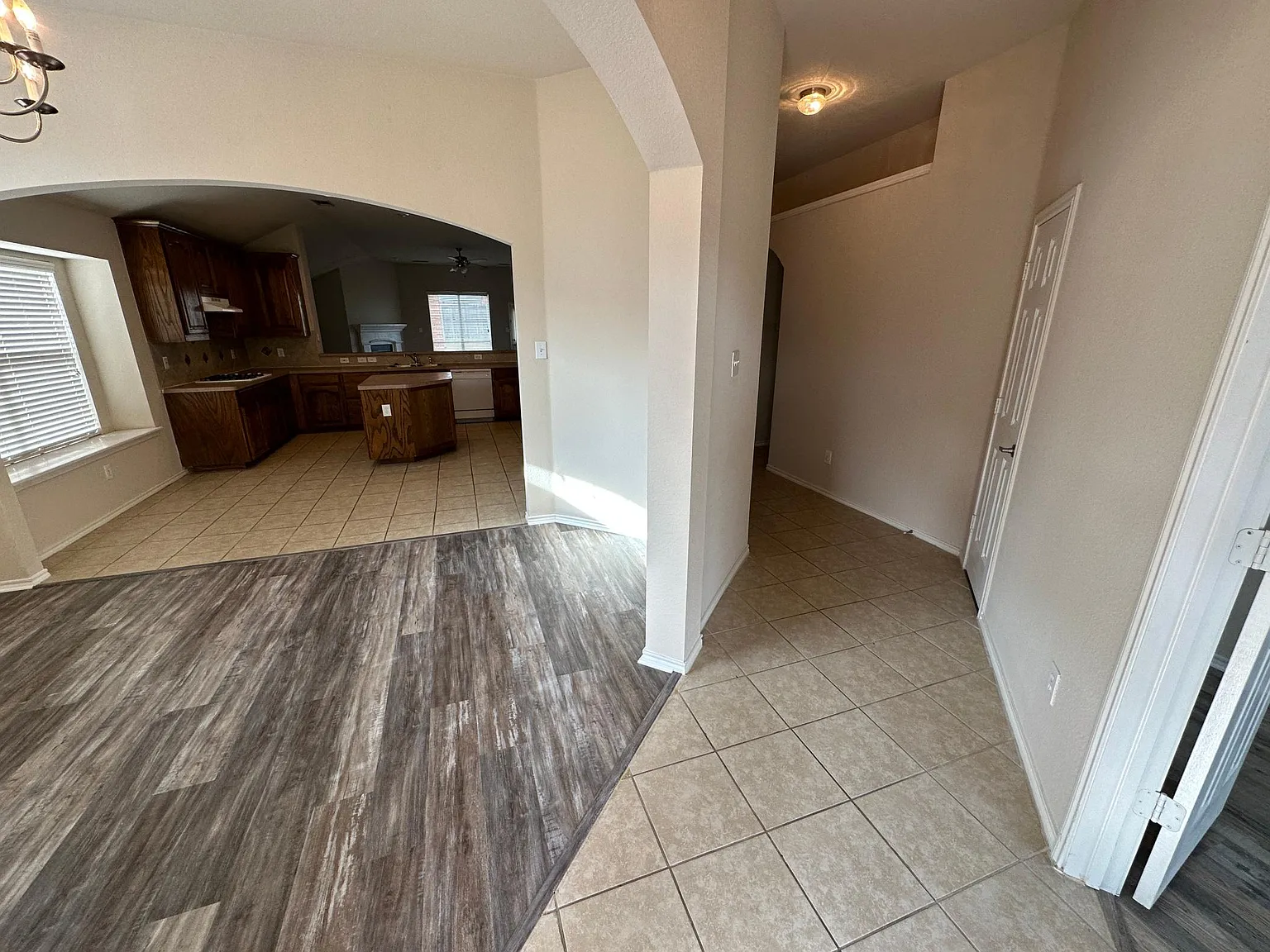 3 bed, 2144 sqft, $2,795 — Photo 3