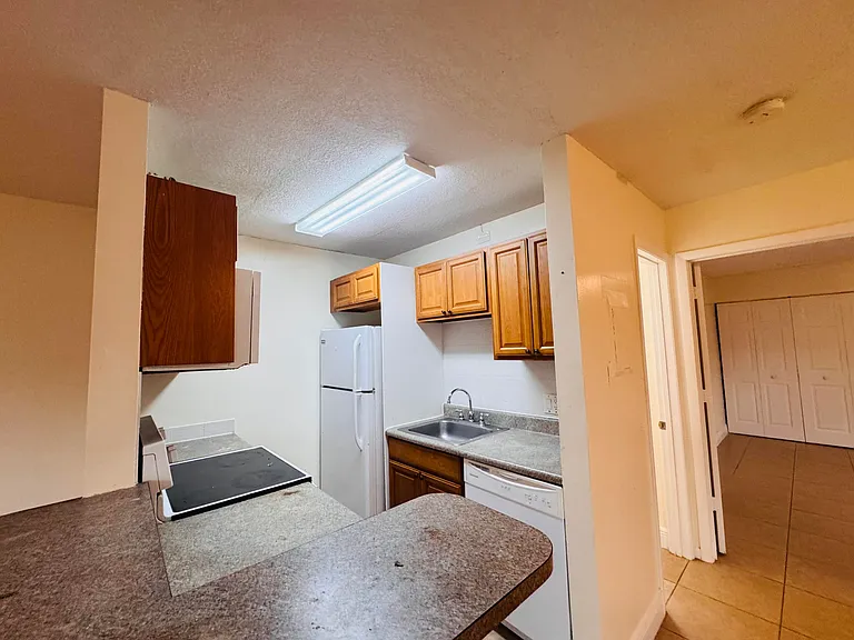 7 Crossings Cir #G — Photo 32