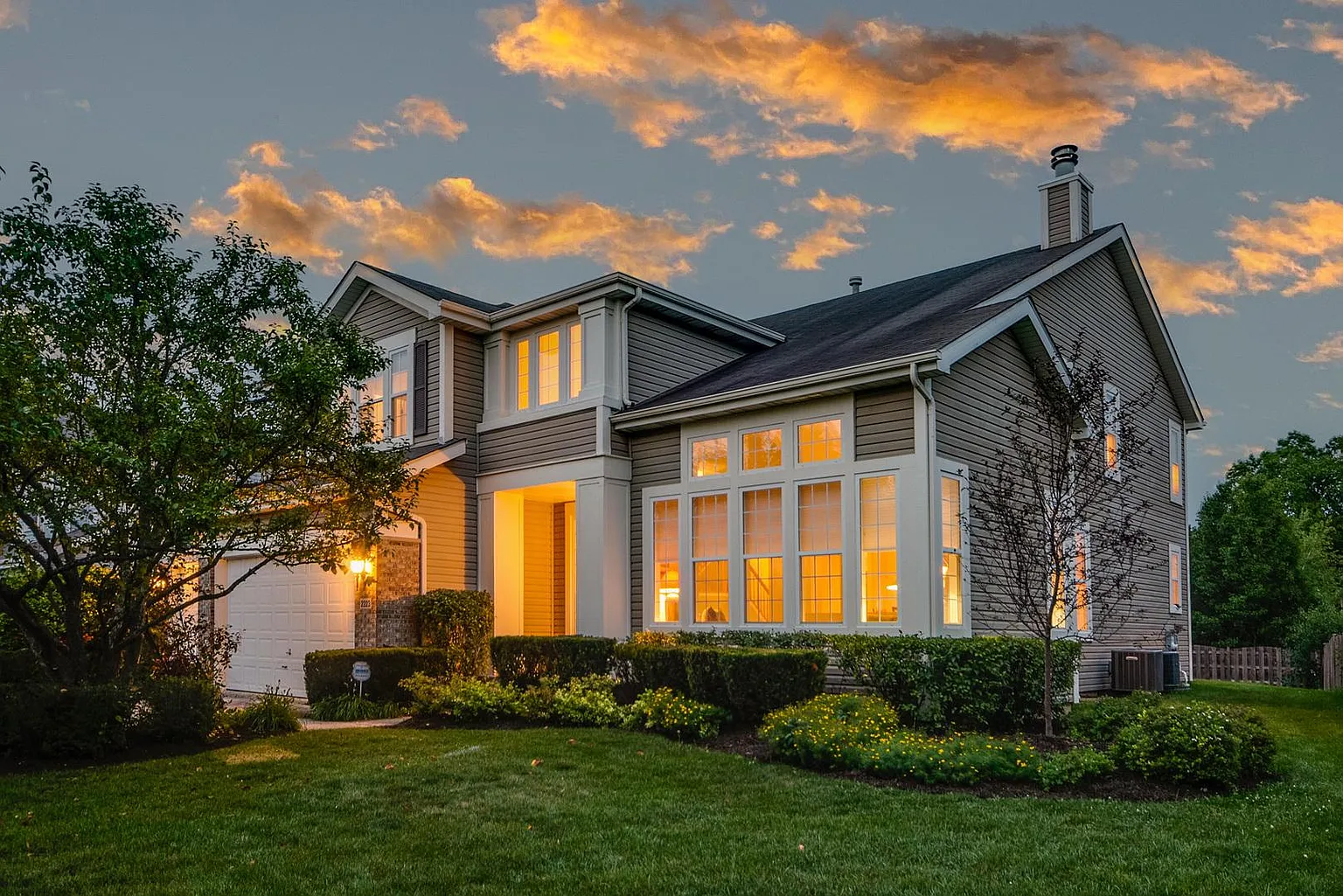 2223 Miramar Ln photo 1