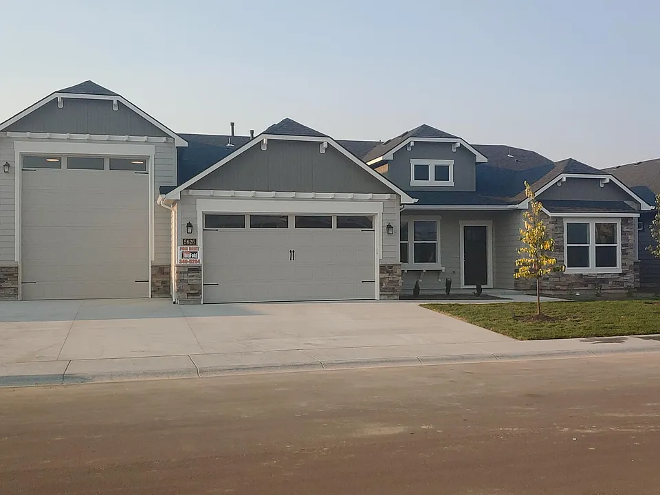 5626 E Effra St