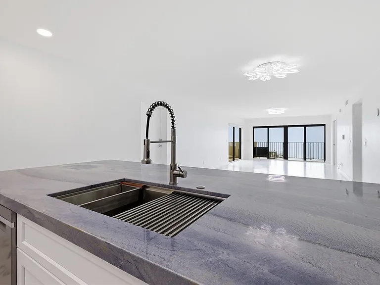 2636 Ocean Dr #506 — Photo 4
