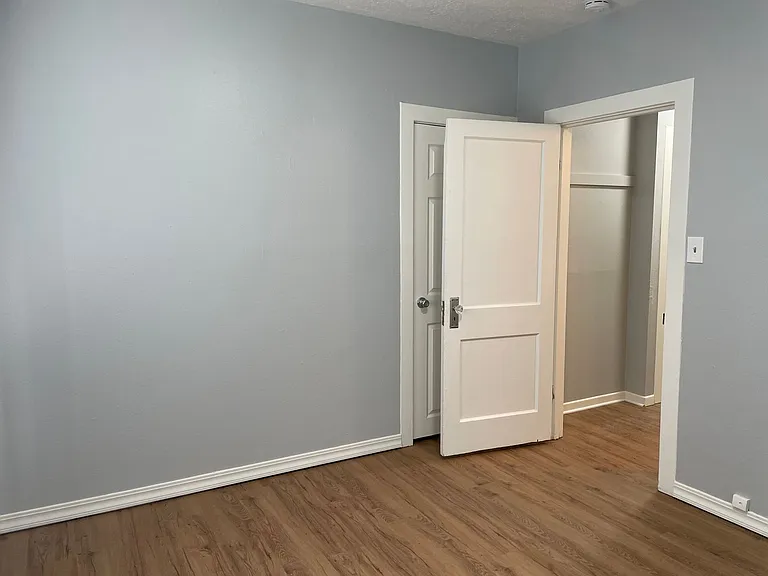 2605 T St — Photo 17