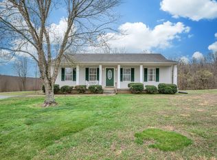 1021 Deerfield Dr, Chapmansboro, TN 37035