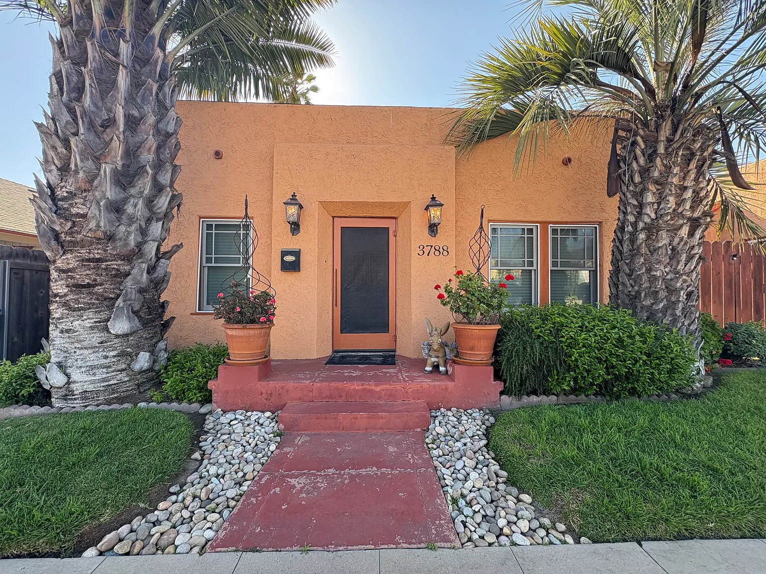 2 bed, $2,995 — Photo 1