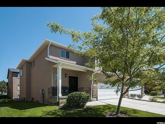 3rd image of 2638 N Elm Dr
