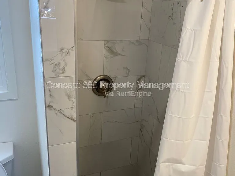 4154 North Business St #5 — Photo 15