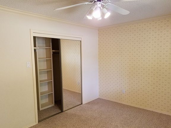 4th image of 213 Sandzen Dr