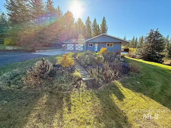 1870 Wallen Rd, Troy, ID 83871