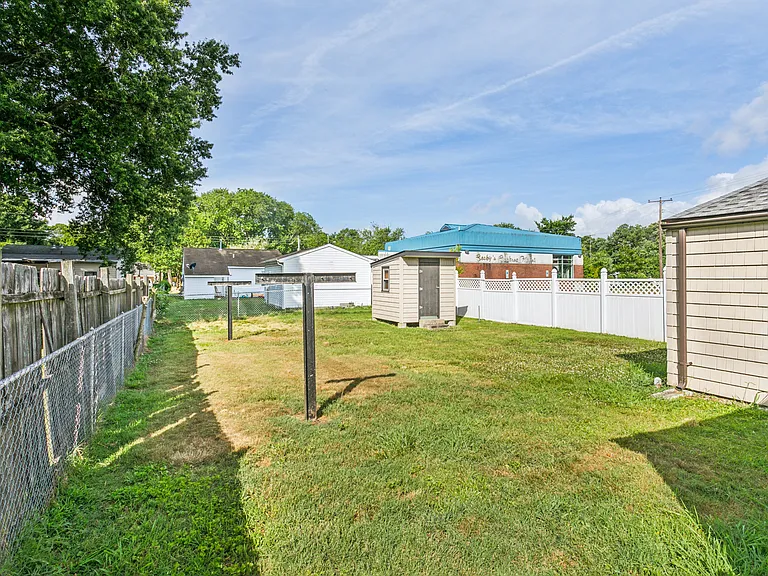 Ford Rd — Photo 3