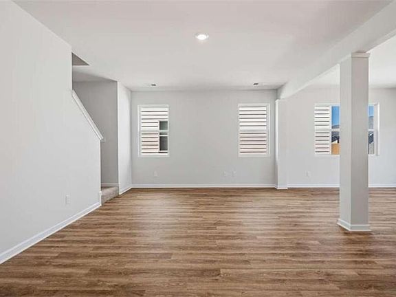 5th image of 11979 Aukerman Way
