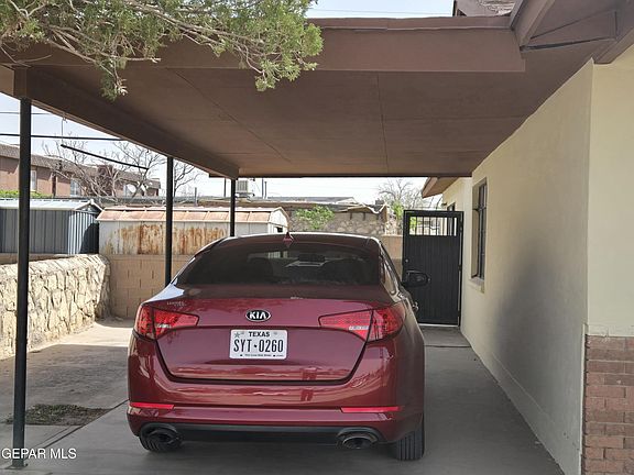 3rd image of 7729 Broadway Dr